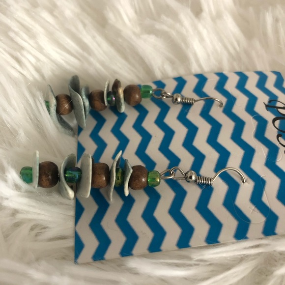 💖BEAUTIFUL STONE EARRINGS - Picture 2 of 3